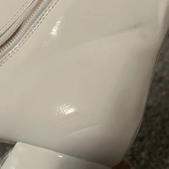 JOURNEE Haylinn Vegan Leather Booties - Picture 4 of 5